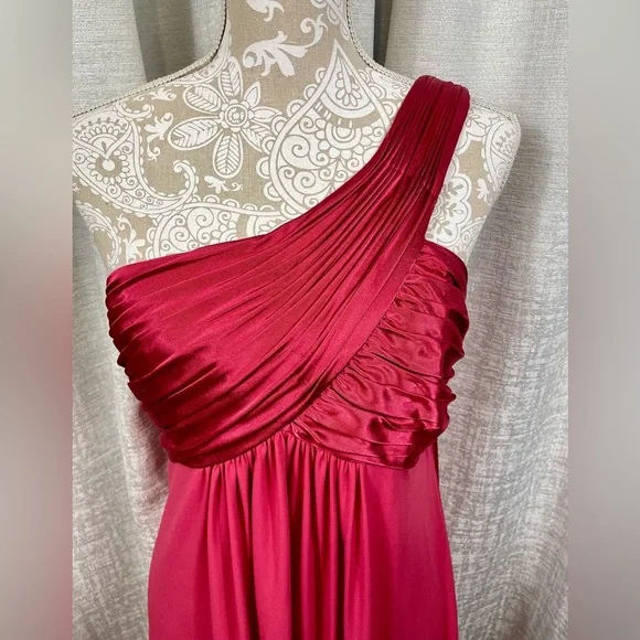David’s Bridal One-Shoulder Gown Sz 12 – Rose Red - Picture 4 of 7